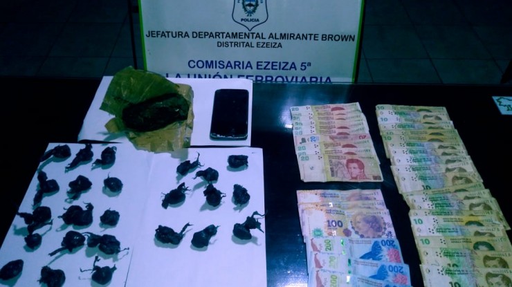 Detuvieron a una pareja que vendía marihuana